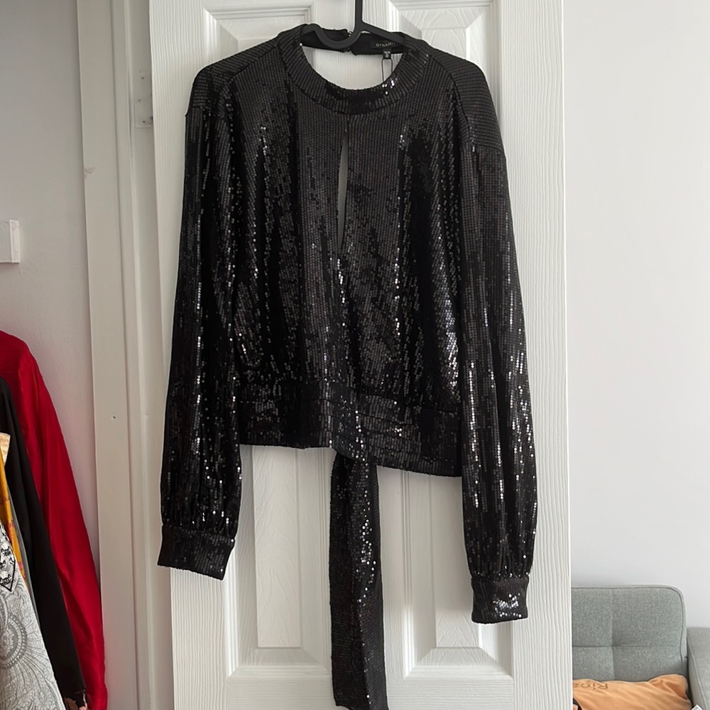 ✨2for15✨ Dynamite open back sequins tie back crop top